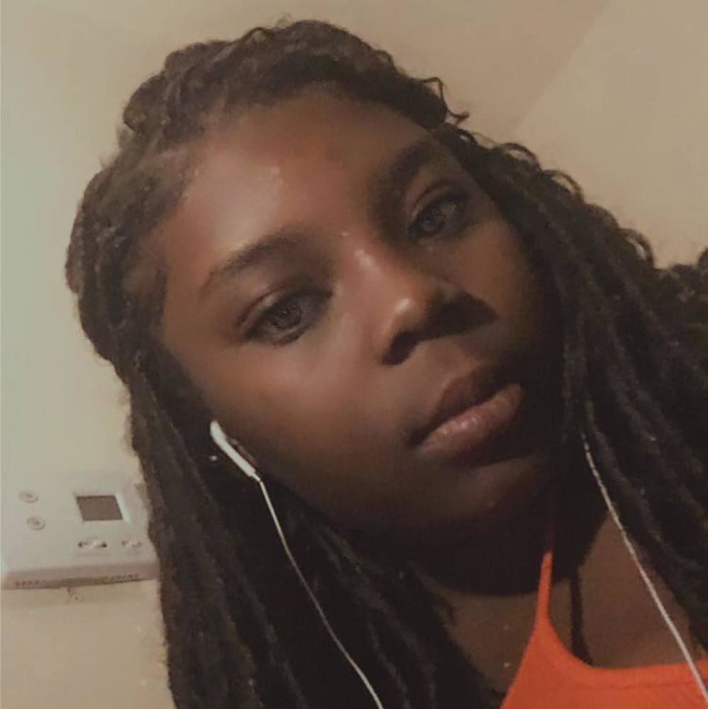 Meet your Posher, Jania